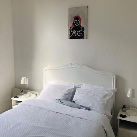 New! Seaside Central Scarborough Apartment מראה חיצוני תמונה