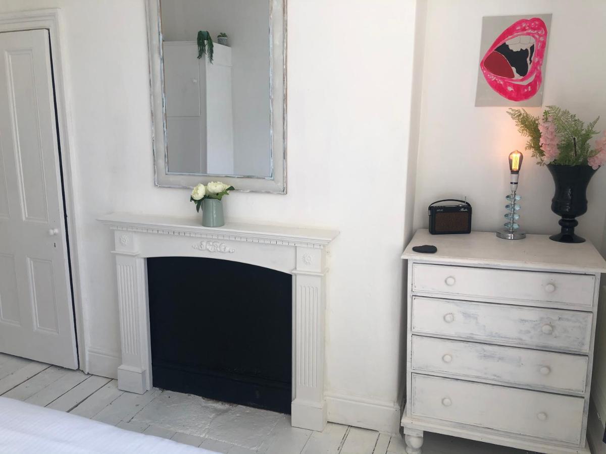 New! Seaside Central Scarborough Apartment מראה חיצוני תמונה
