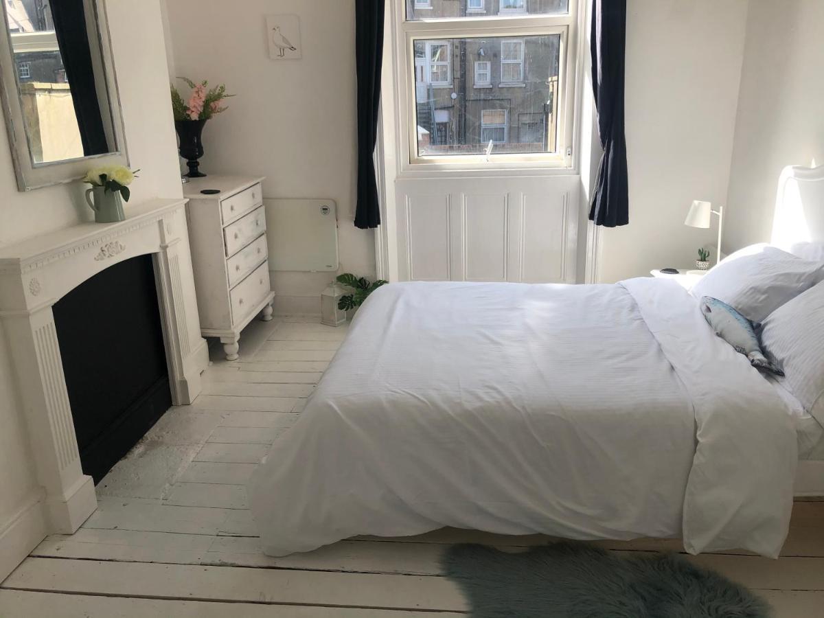 New! Seaside Central Scarborough Apartment מראה חיצוני תמונה