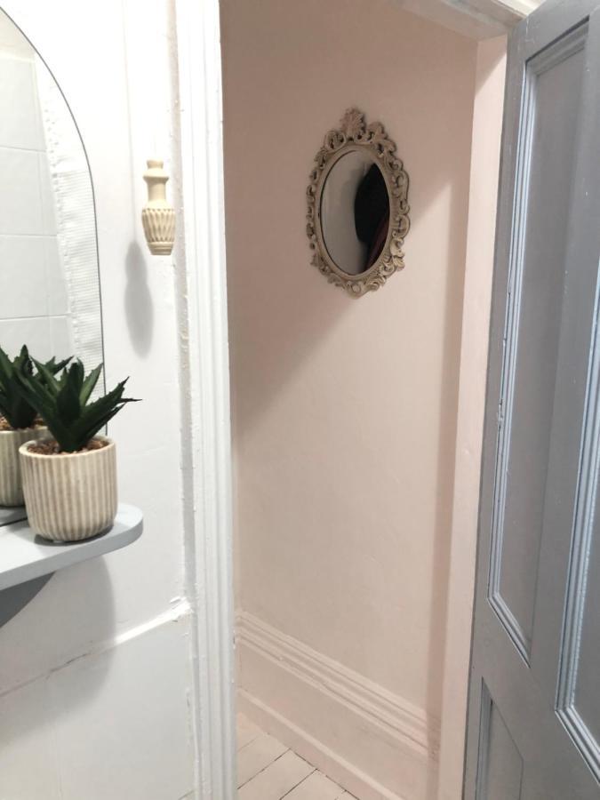 New! Seaside Central Scarborough Apartment מראה חיצוני תמונה