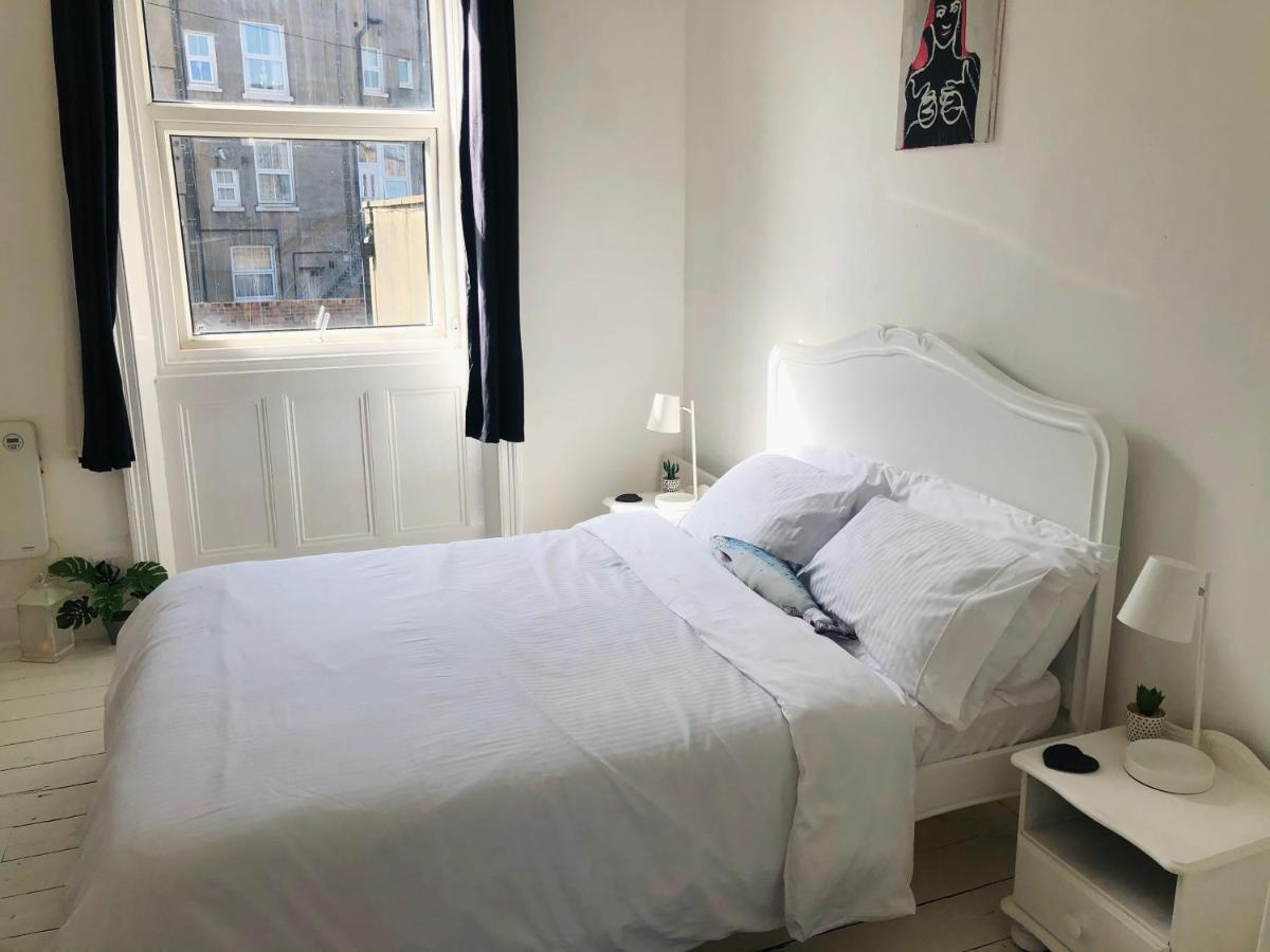New! Seaside Central Scarborough Apartment מראה חיצוני תמונה